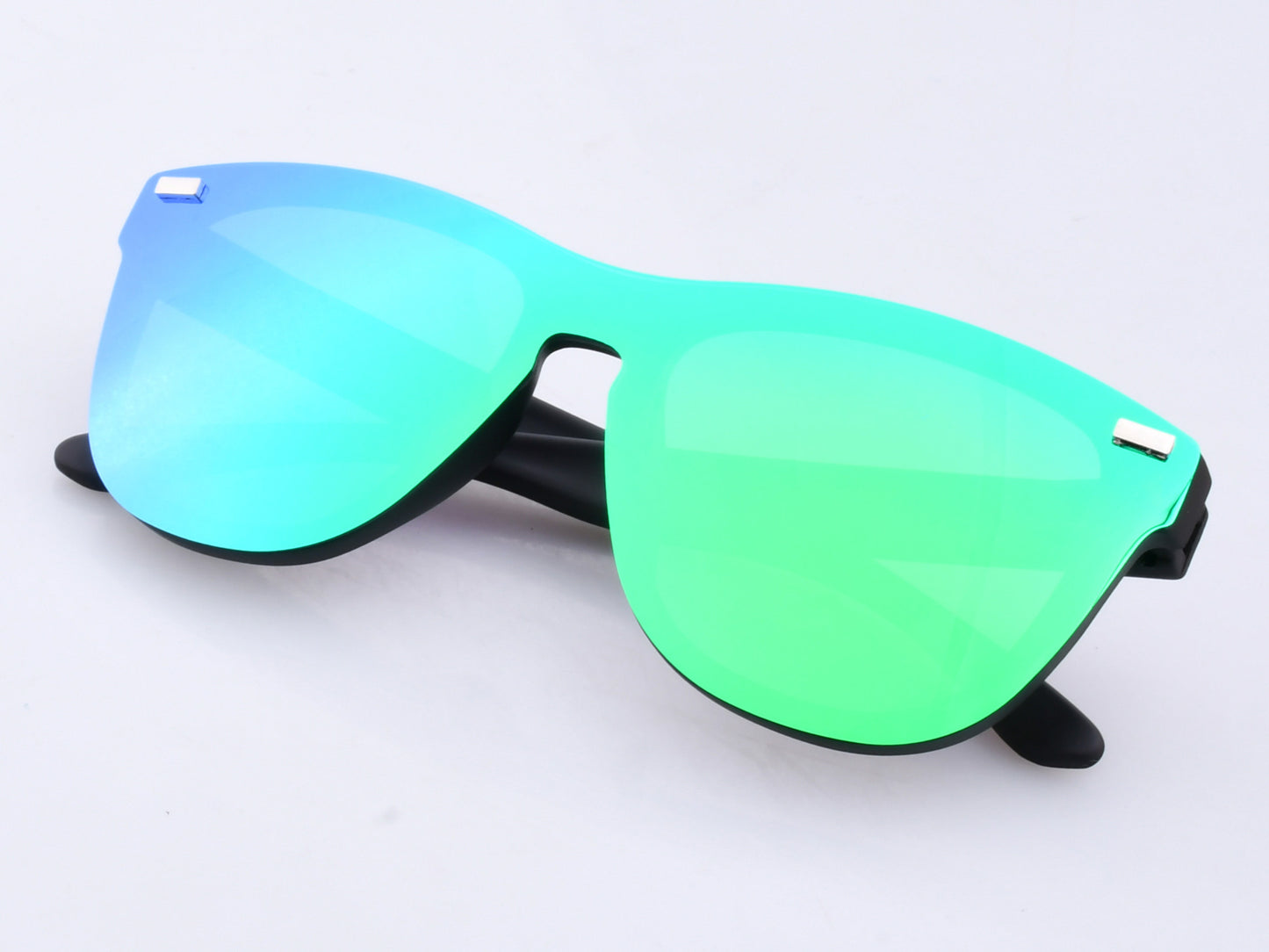 MPTHREE SHADES, RUNWAYZ